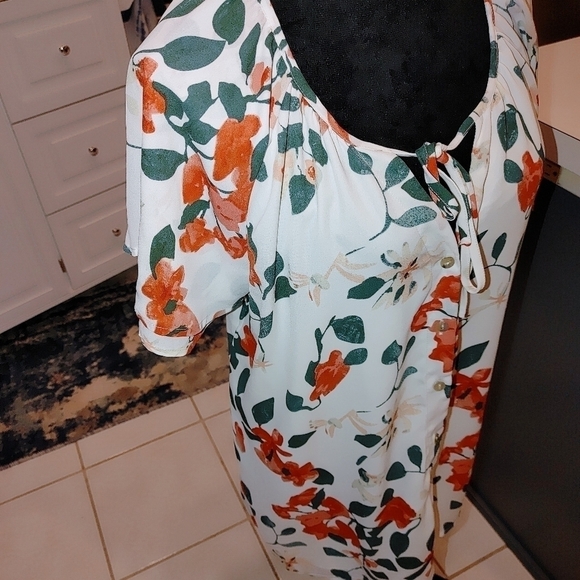 NWOT Amazon Pretty floral button up blouse XL - Picture 6 of 8